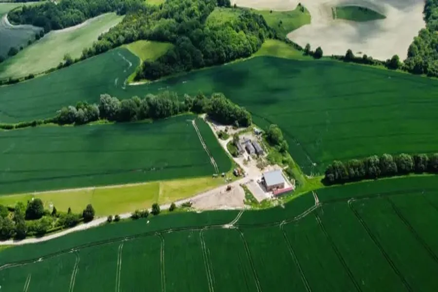 How big is 5 acres 